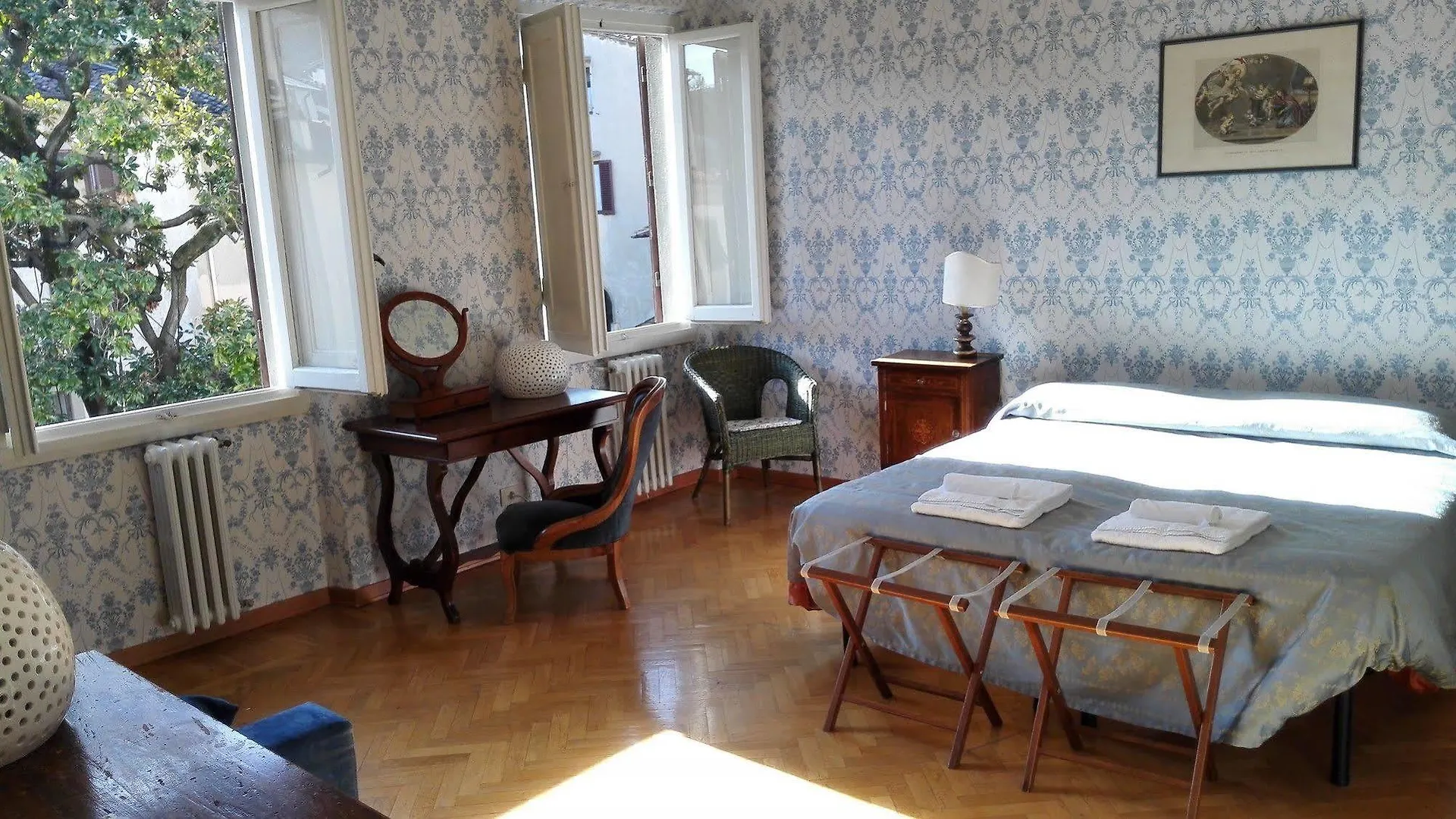Hotel Dali Florence 0*,